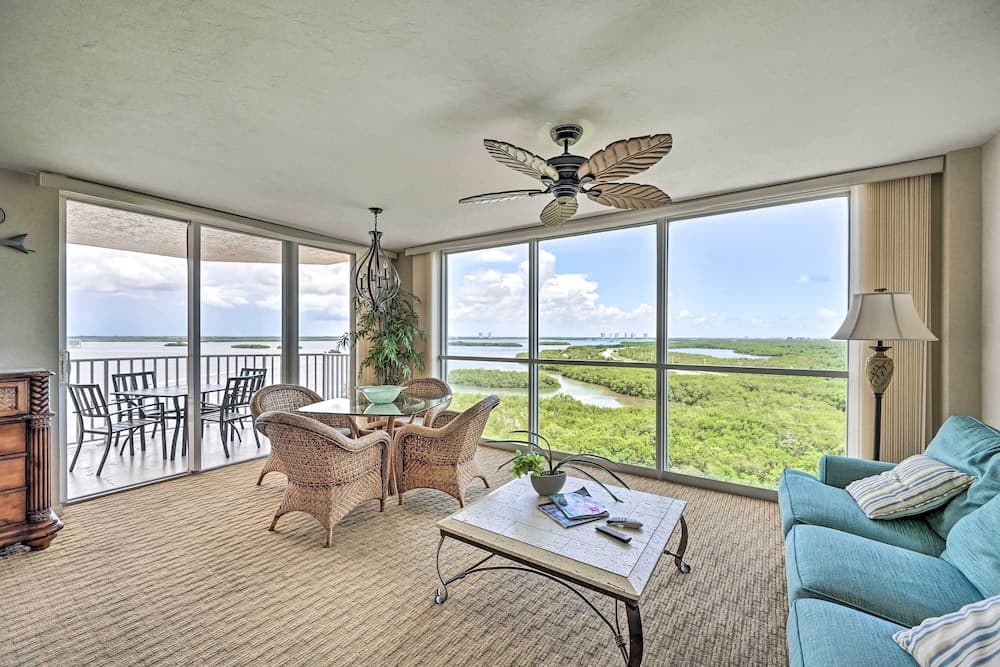Impeccable Waterfront Gem, Next to State Park