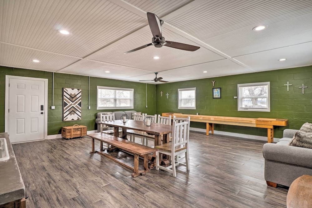 Welcoming Tow Home ~ 1 Mi to Lake Buchanan!