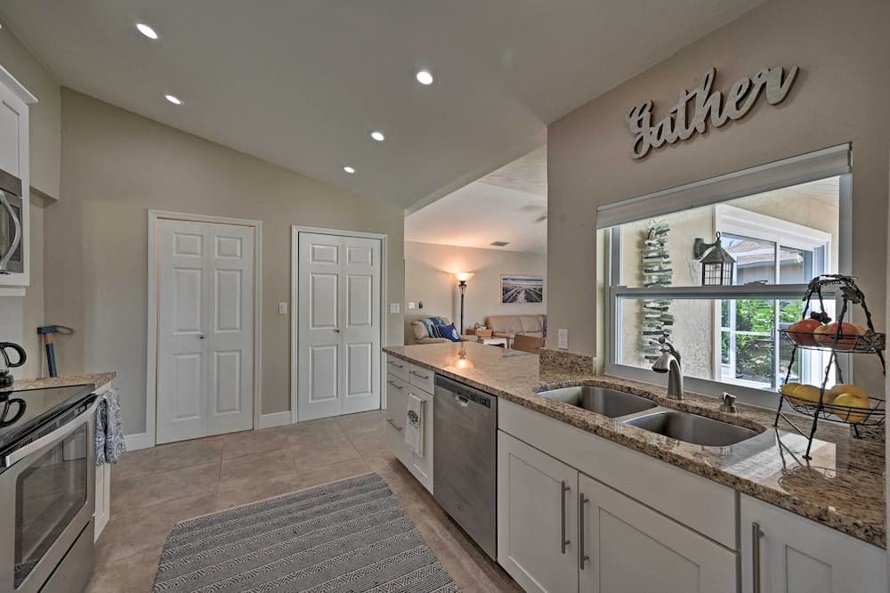 Sunny Marco Island Oasis < 2 Miles to Beach!