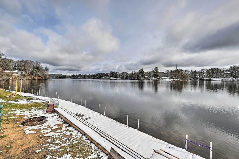 Lakefront Friendship Cabin w/ Dock Access!