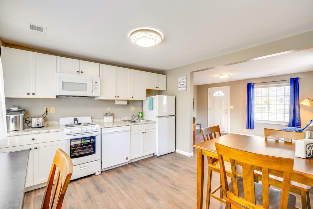 Quaint Greensboro Vacation Rental w/ Yard