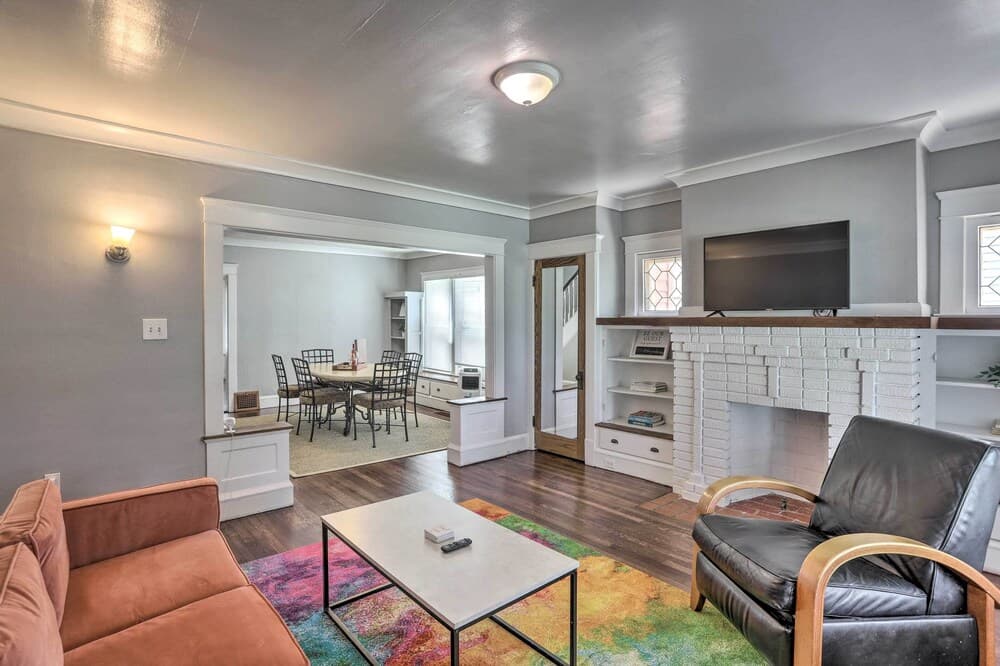 Historic District Home < 3 Mi to Lake Erie!