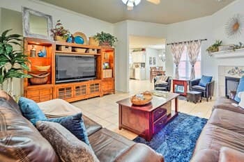 Cozy West Lubbock Home, 4 Mi to Texas Tech!