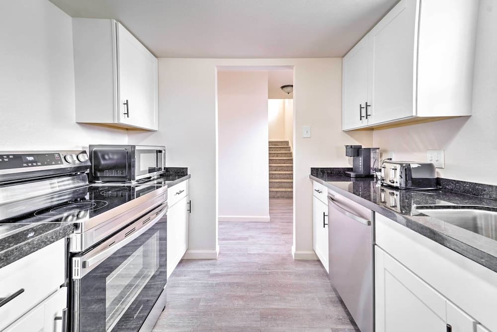 Odessa Apartment Near Parks, Shops & Dining!