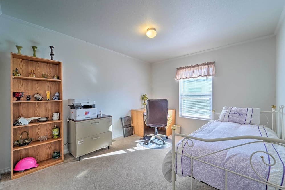 Peaceful Portales Escape w/ Patio & Grill!