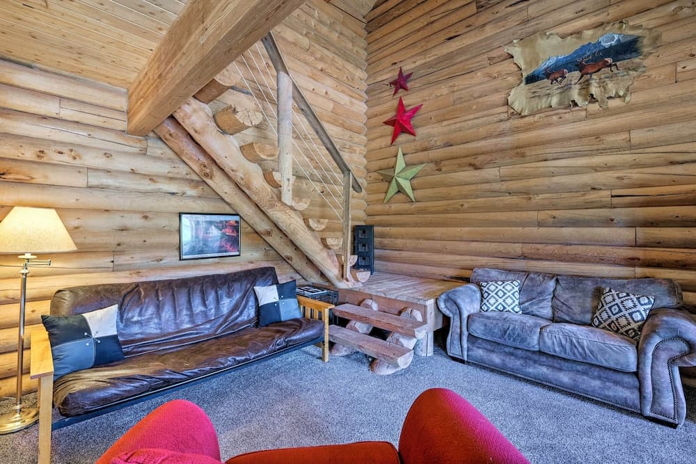 Cabin w/ Fire Pit, Views & Bbq: 18 Mi to Moab!