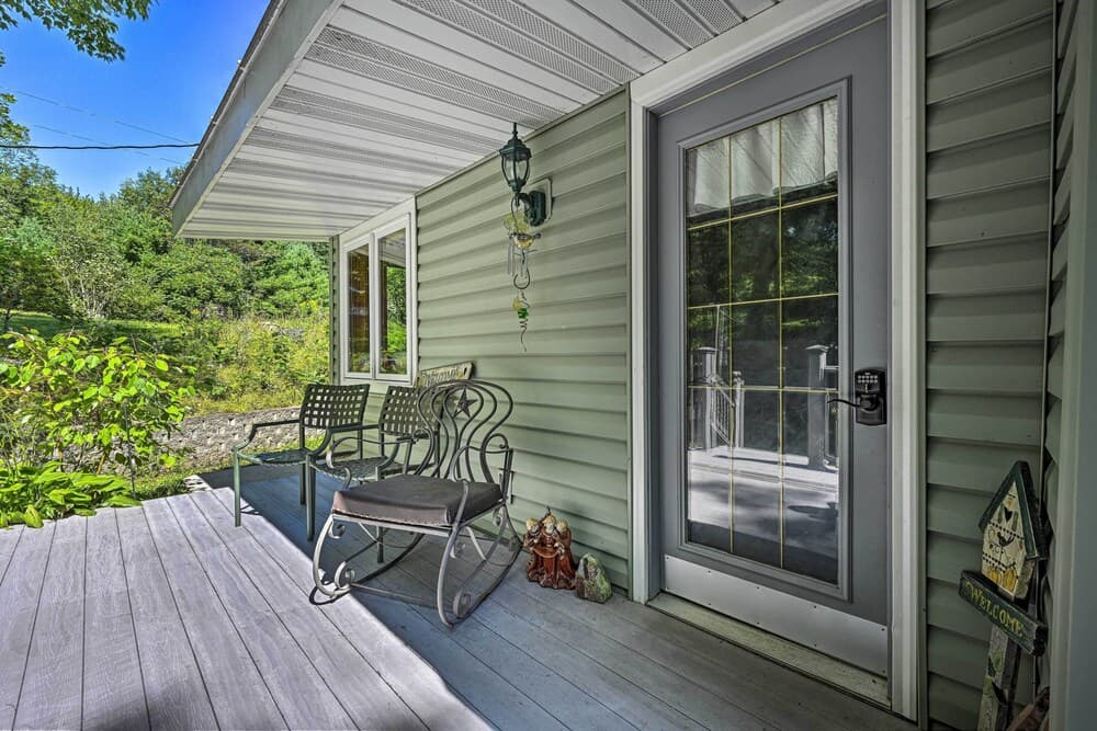 Lakeside Iola Hideaway: Stunning Nature Views