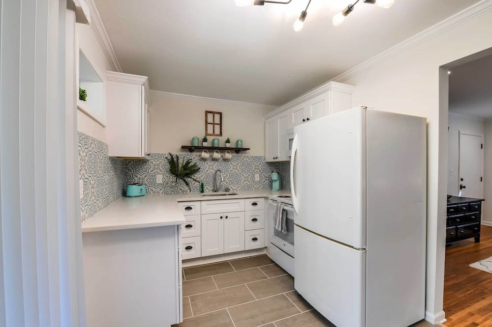 Charming Charlotte Condo - Fully Renovated!
