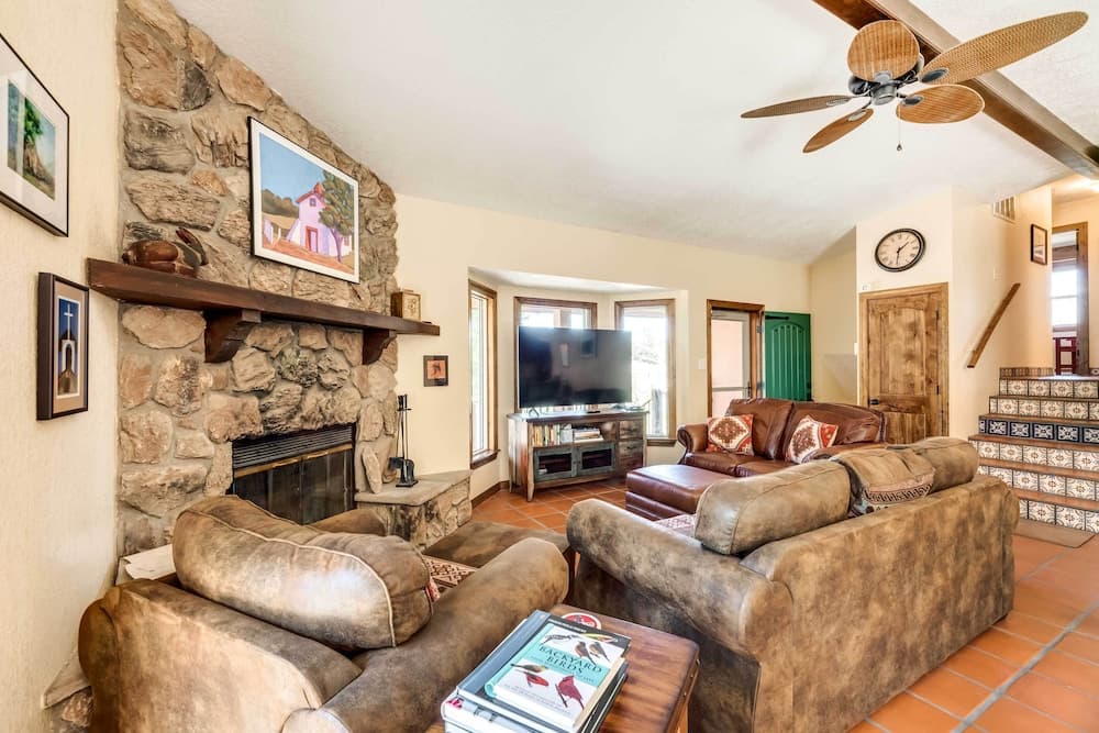 Alluring Alto Escape w/ Deck: 7 Mi to Ruidoso!