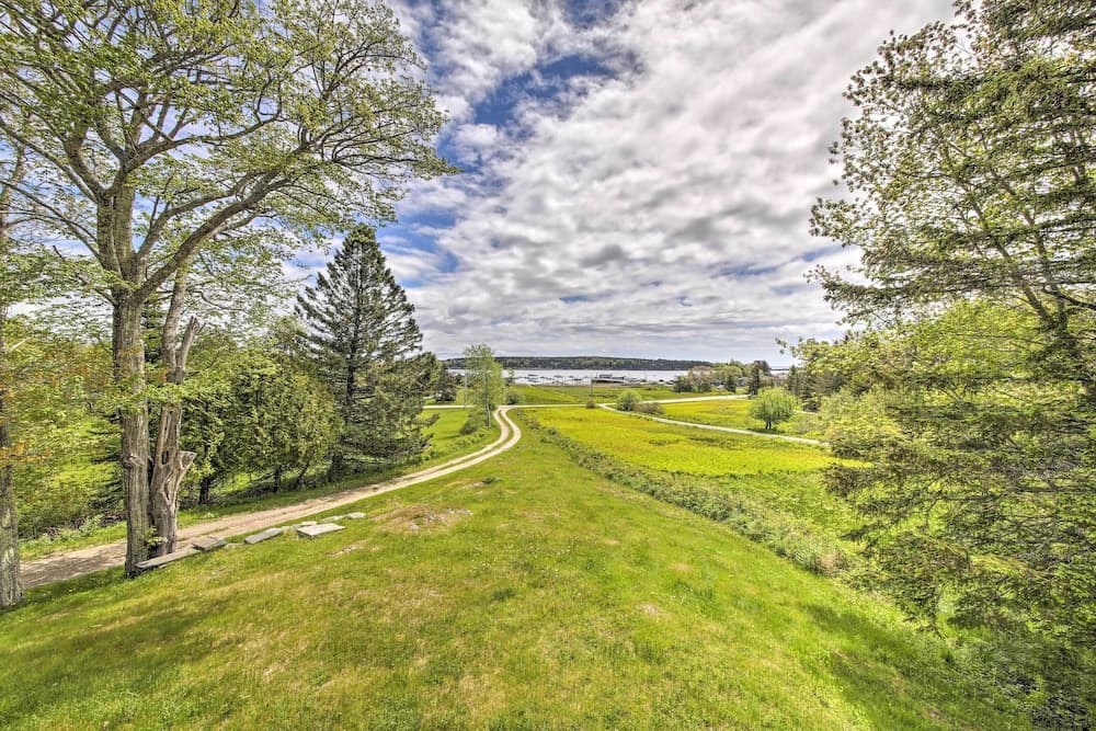 Owls Head Getaway: Private Decks w/ Ocean View!