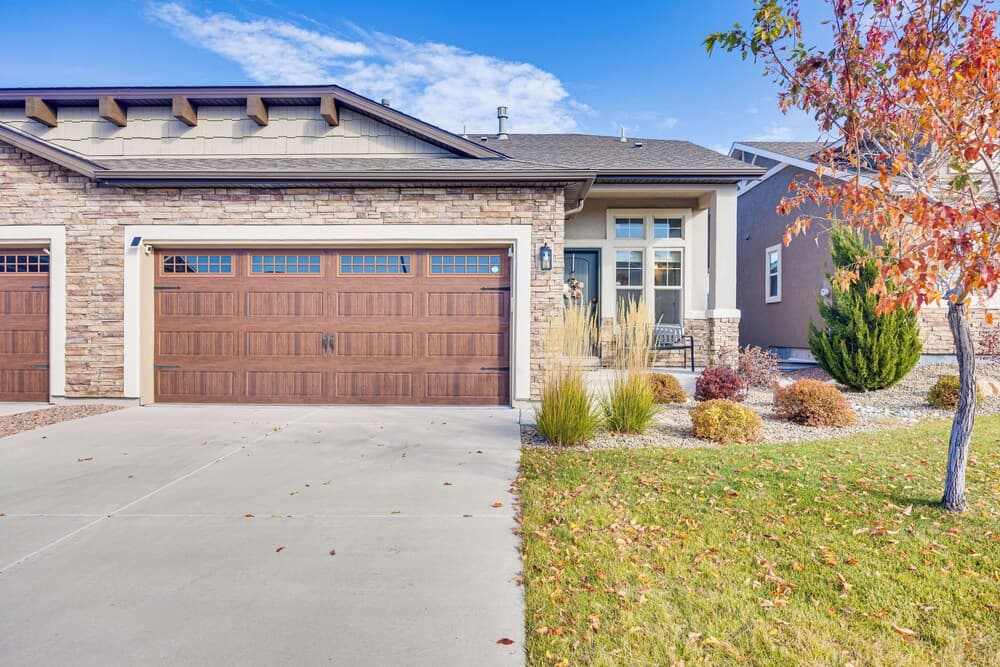 8 Mi to Usafa! Townhome w/ Game Room & Backyard