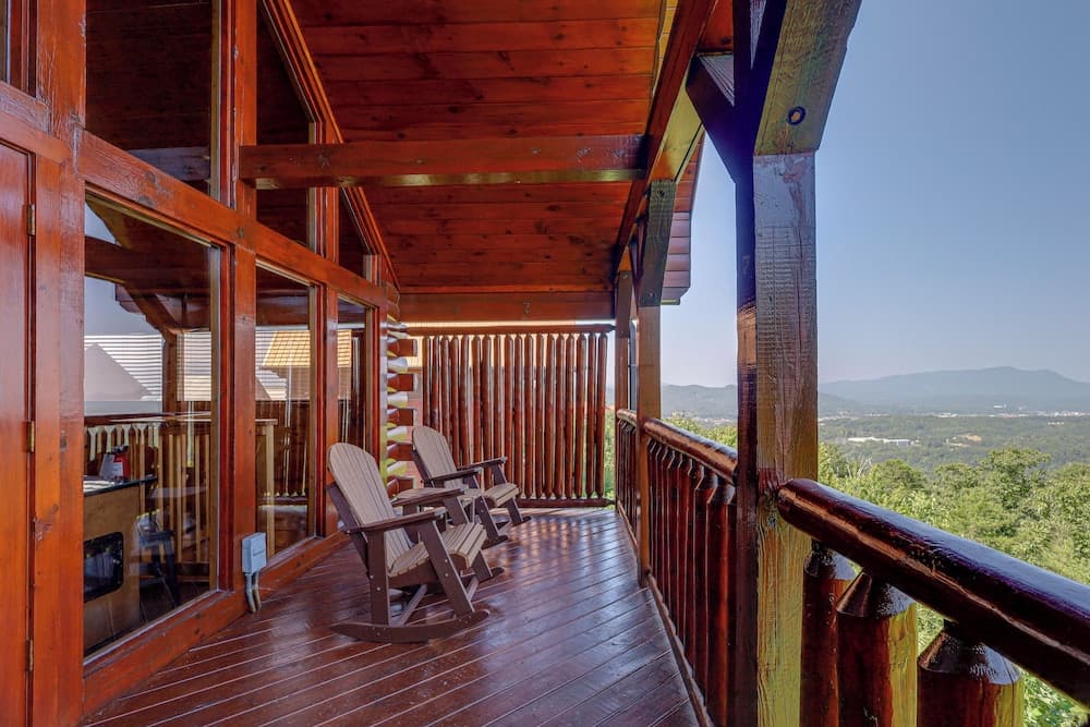 Sensational Sunset! Sevierville Home w/ Hot Tub
