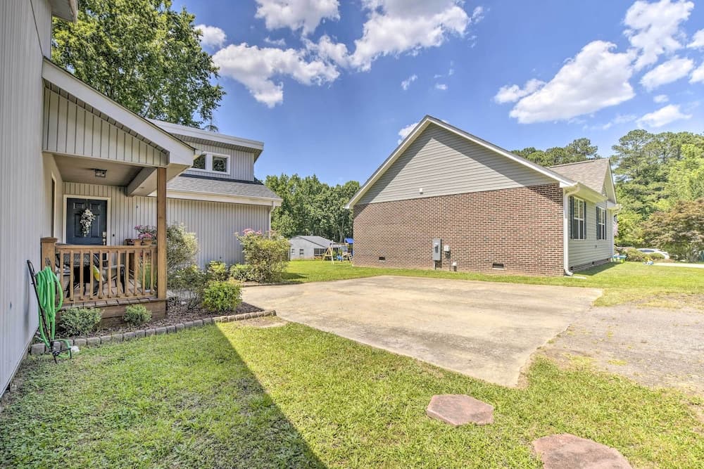 Lake Retreat in Carolina Trace w/ Resort Amenities