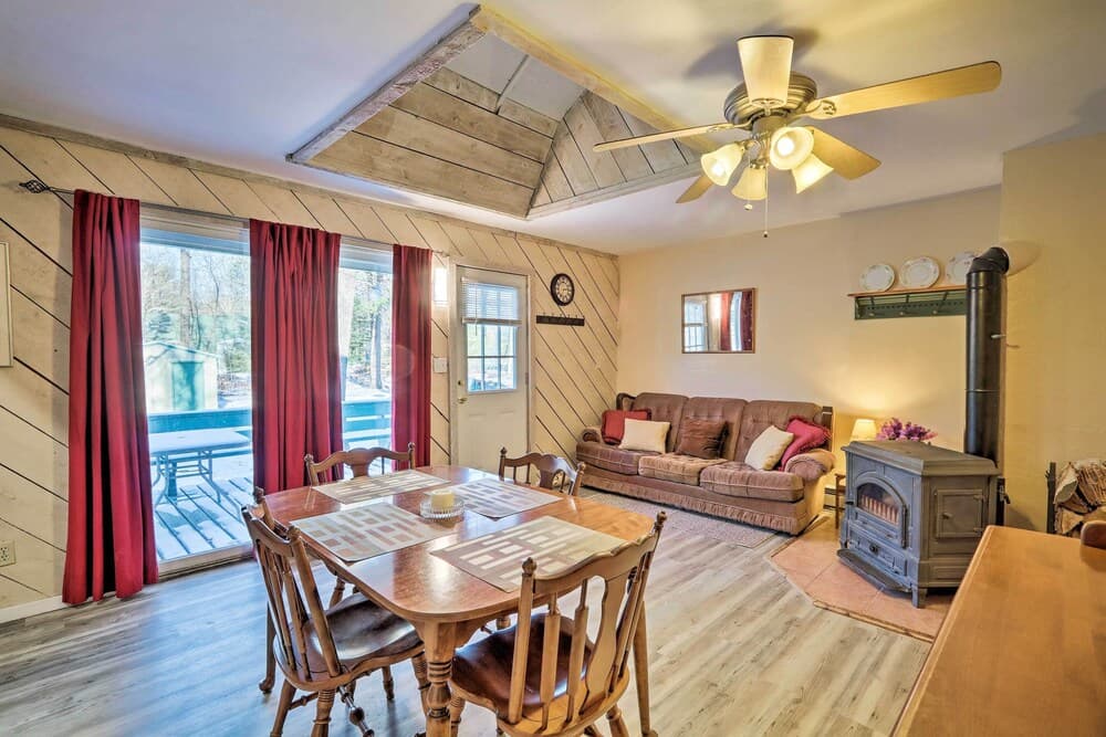 Cozy Stroudsburg Apt: 7 Mi to Camelback Mountain!