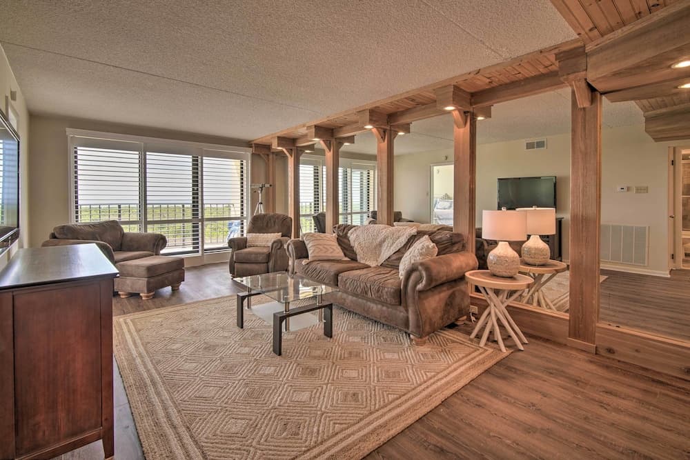 Welcoming Brigantine Condo w/ Ocean Views!