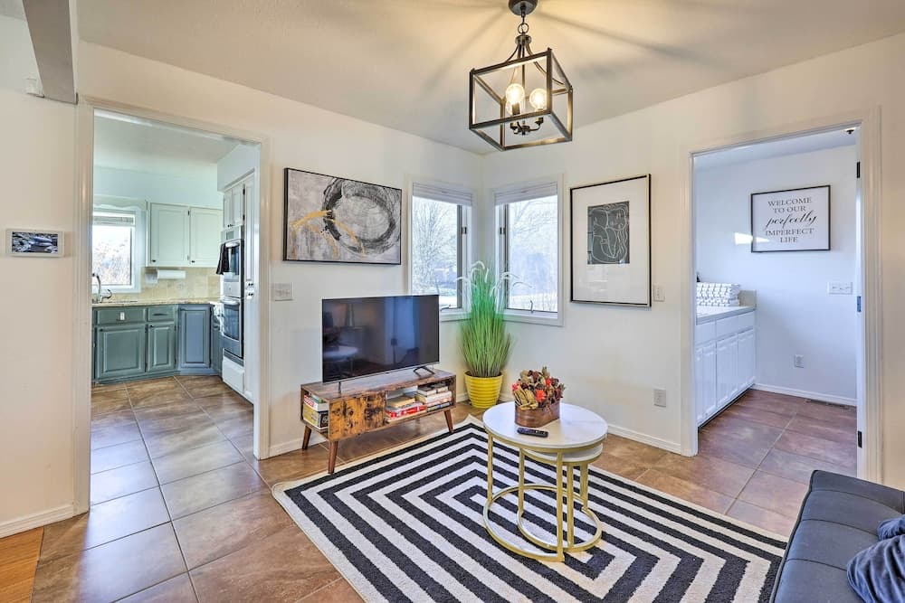 Bella Vista Retreat With Pool, On Golf Course!