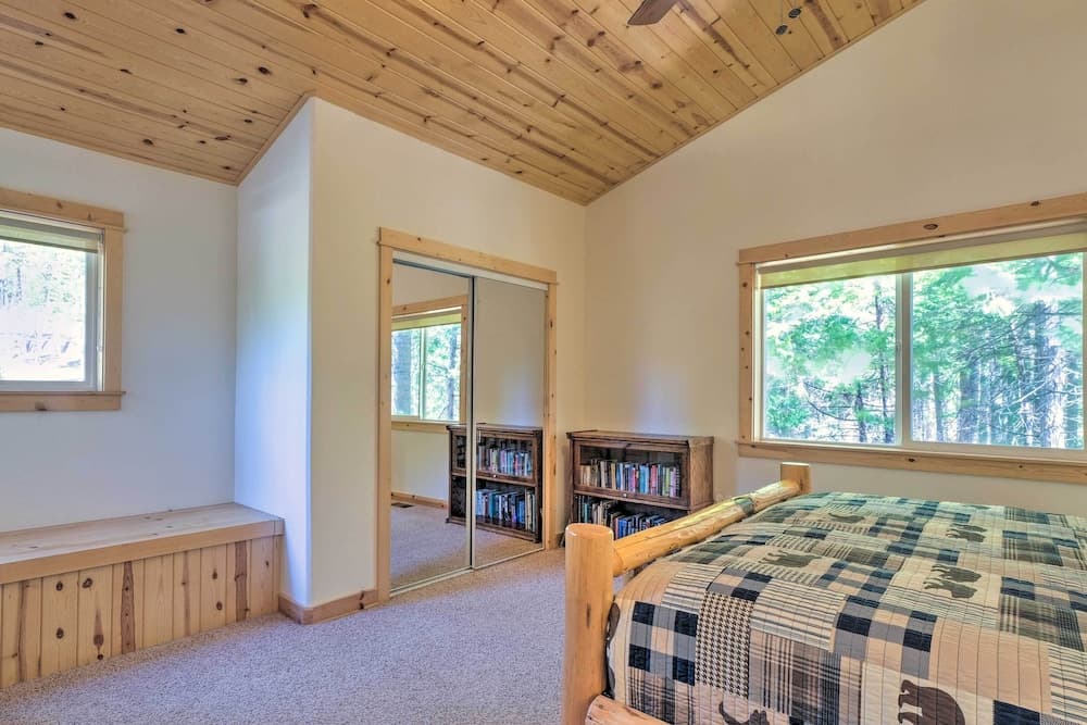 Peaceful Camp Connell Cabin With Private Hot Tub!