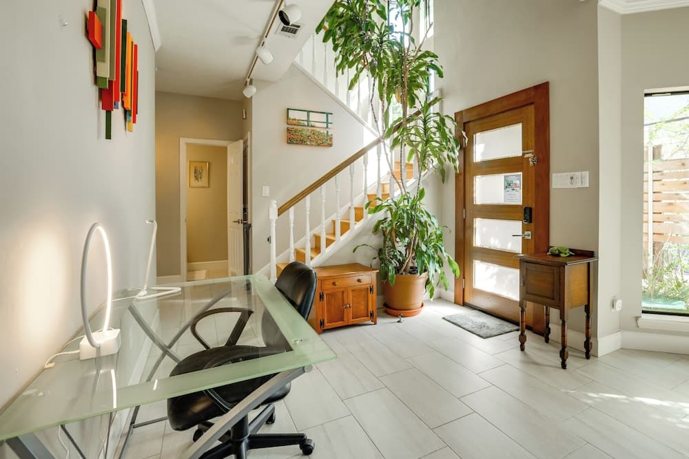 Family-friendly Houston Home w/ Private Backyard!