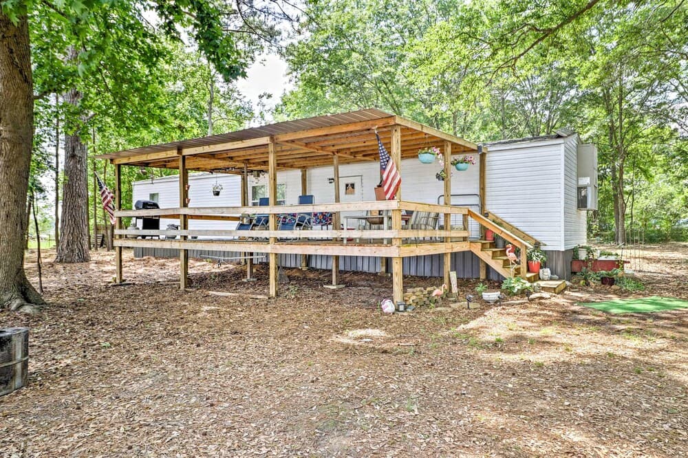 Home on Jordan Lake w/ Shared Dock & Boat Slip!