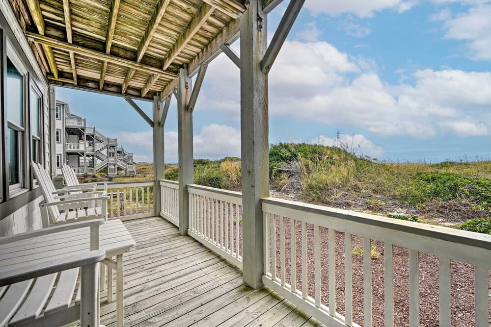 Chic Beachfront Emerald Isle Escape w/ Deck!