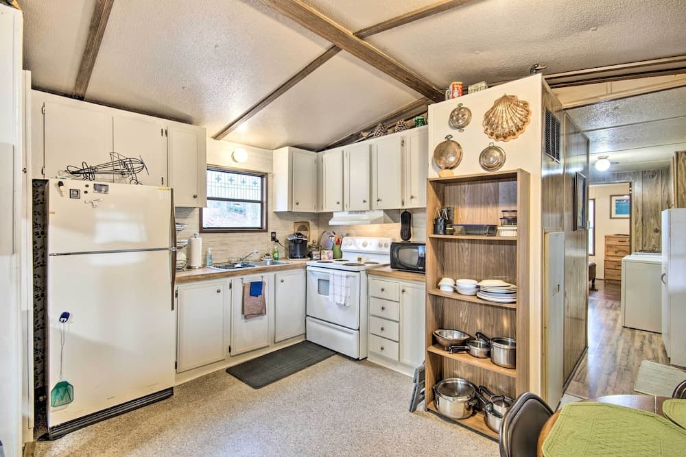 Sherrills Ford Getaway w/ Deck + Lake View!