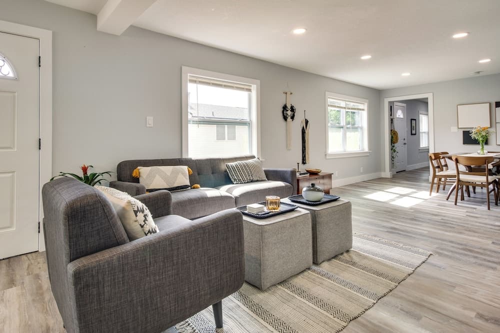 Dtwn Winter Garden Home: 12 Mi to Disney!