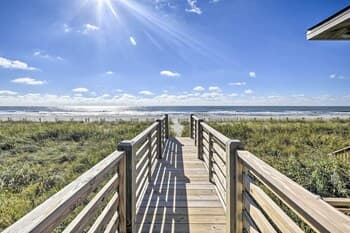 2nd-row Holden Beach Abode - Steps to Ocean!