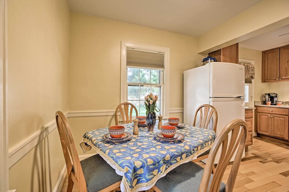 Lexington Getaway w/ Backyard Deck < 2 Mi to UK!