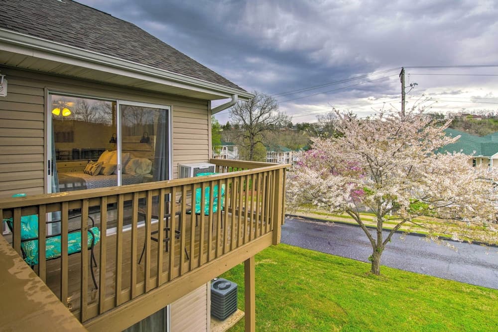 Remodeled Condo 1/2 Mi to Fall Creek Marina!