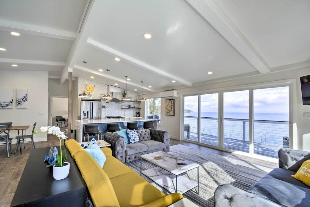 Waterfront Kingston Getaway on Puget Sound!