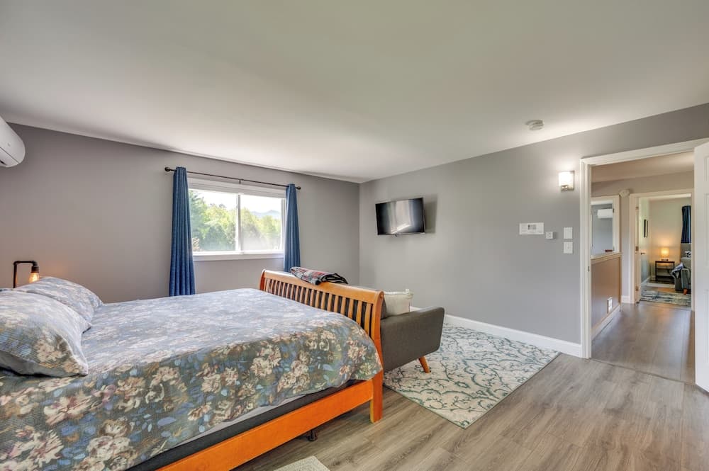 Peaceful & Private Franconia Home by Cannon!