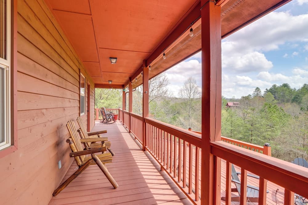 Peaceful Cabin Retreat - 9 Mi to Murphy!