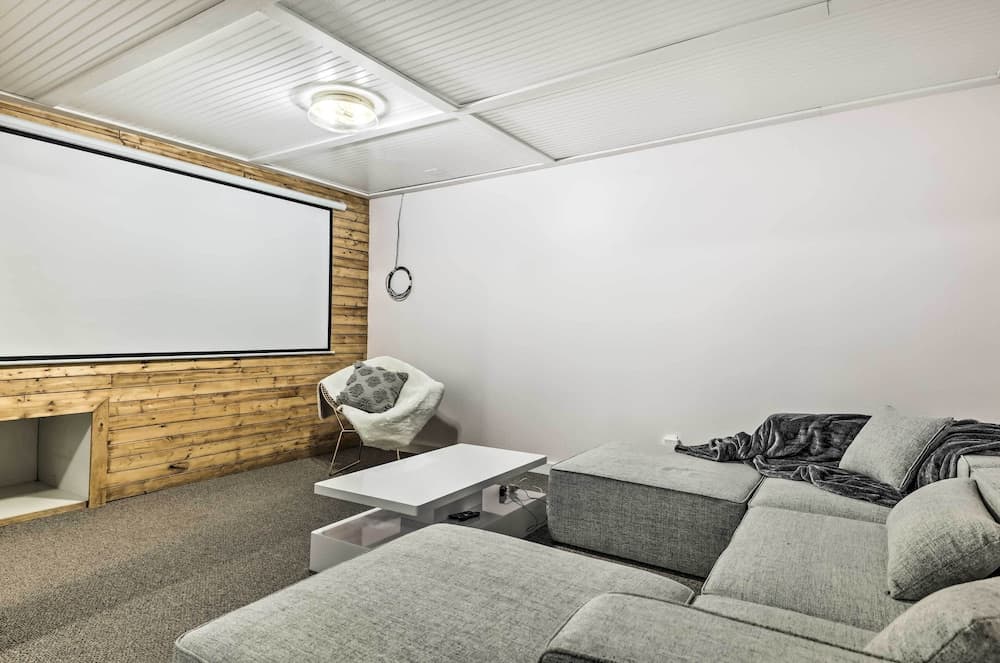 Pocono Summit Home w/ Fire Pit & Lake Access