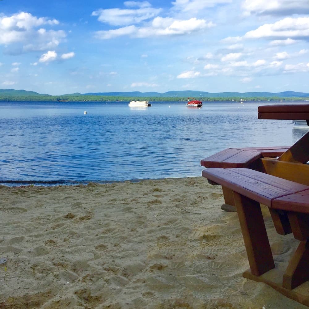 Ossipee Lake Cottage w/ Screened Porch & Fire Pit!