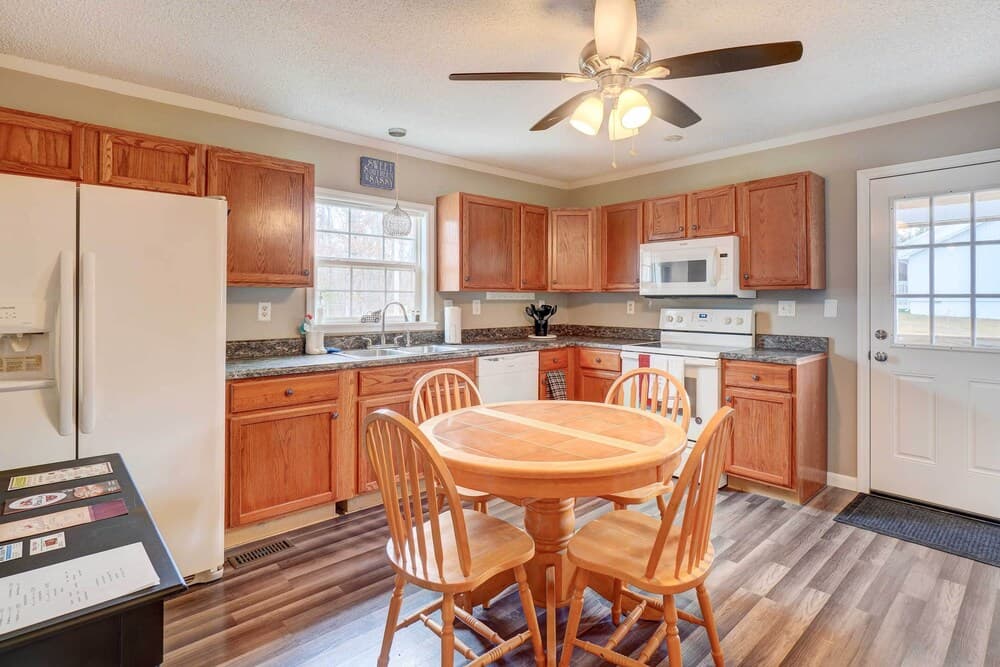 Peaceful Pikeville Retreat w/ Covered Decks!