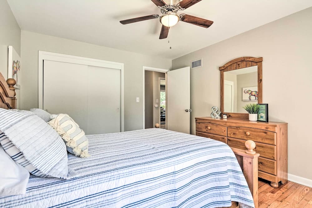 Charming Springfield Home w/ Private Backyard