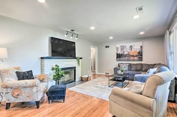 Charming Springfield Home w/ Private Backyard