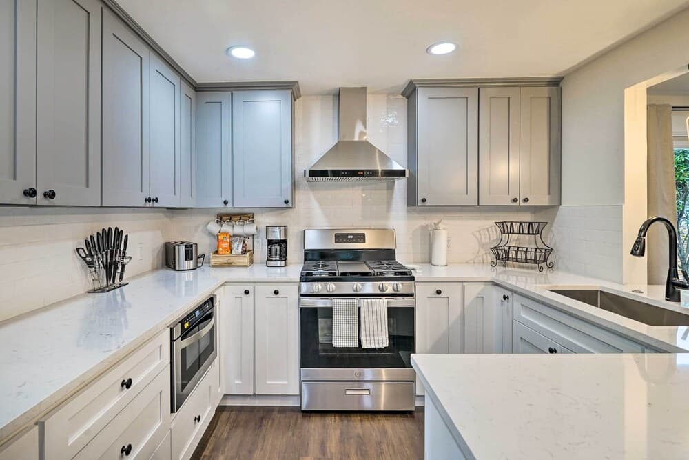 Redmond Home ~ 17 Mi to Downtown Seattle!