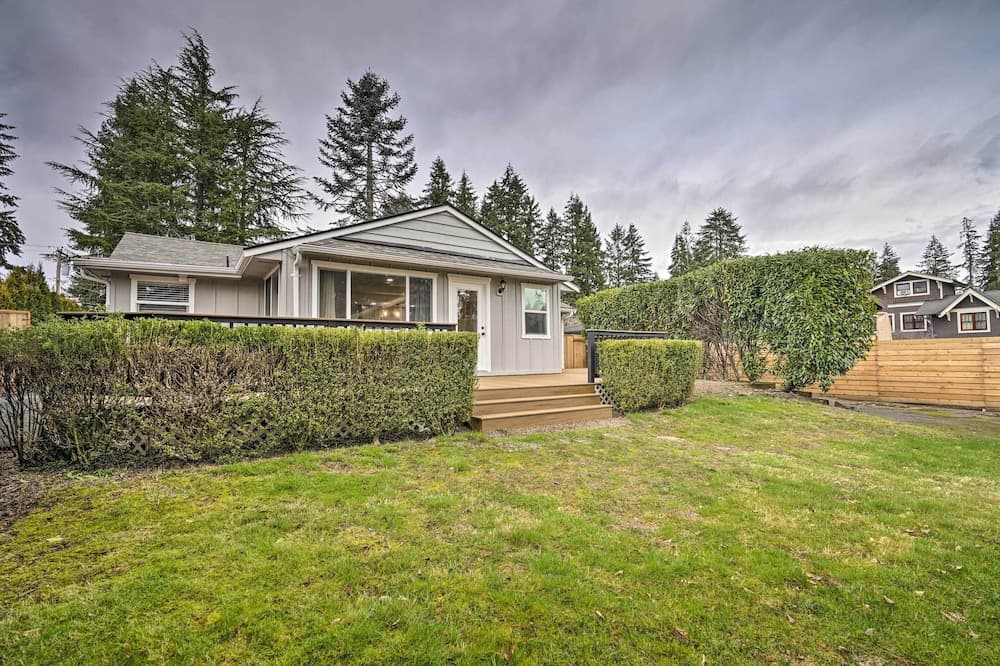 Redmond Home ~ 17 Mi to Downtown Seattle!