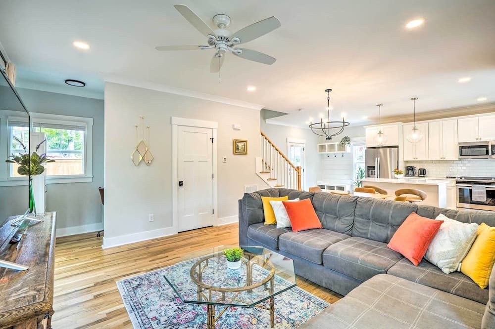 Modern Durham Home w/ Fire Pit ~ 2 Mi to Dtwn