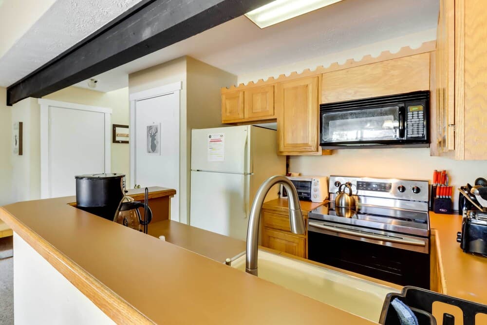 Townhome w/ Fireplace < 1 Mi to Jack Frost Ski!