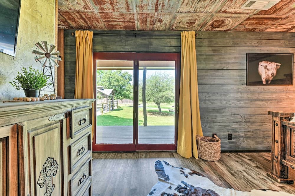 2 Home Retreat on 29 Acres: Sunset Ranch