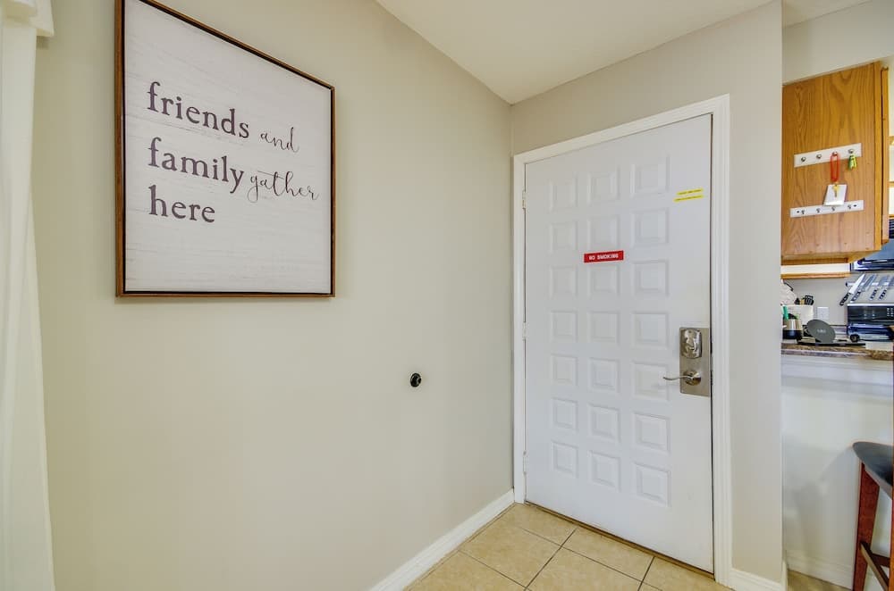 Ozarks Vacation Rental Condo w/ Lake View!