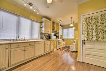 Charming Detroit Abode w/ Meditation Space!