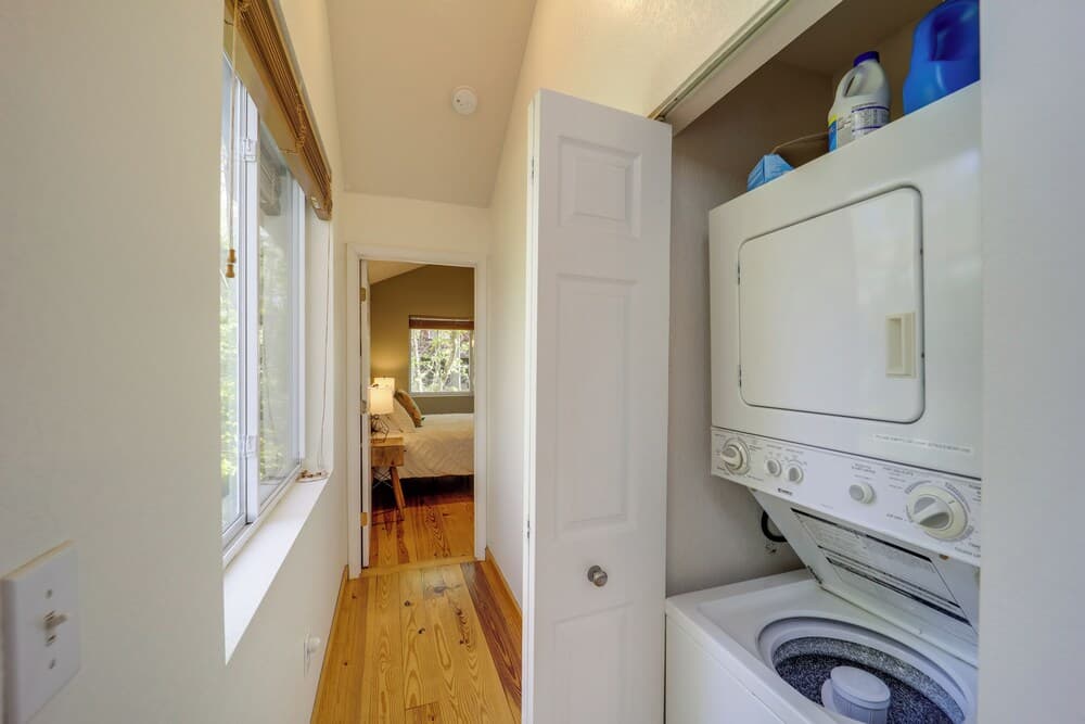 10 Mi to Sugar Mountain: Cozy Newland Cabin!