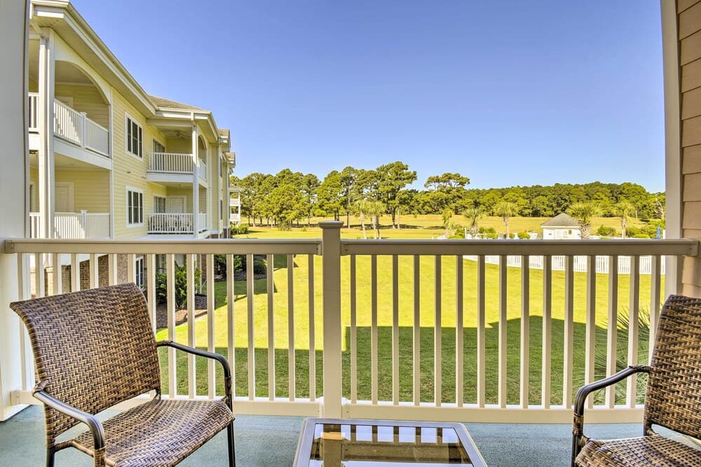 Sunny Condo, 3 Mi to Broadway at the Beach!