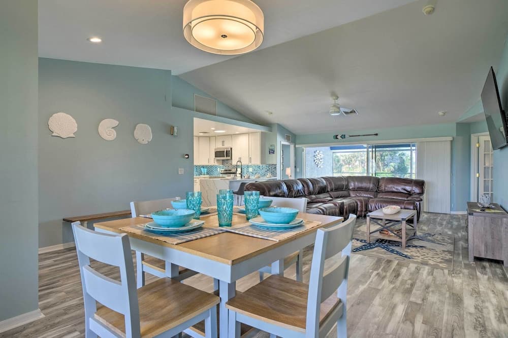 15 Mi to Beach: Home w/ Pool in Cape Coral