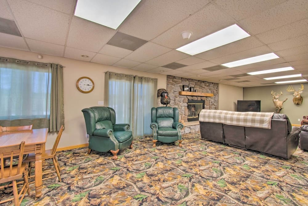 Idyllic Mt Sterling Retreat w/ Private Lake!