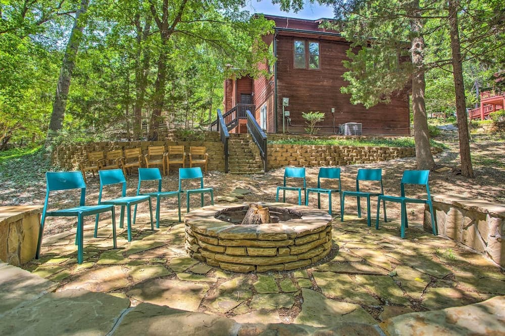 The Oasis w/ Game Room & Private Hot Tub!