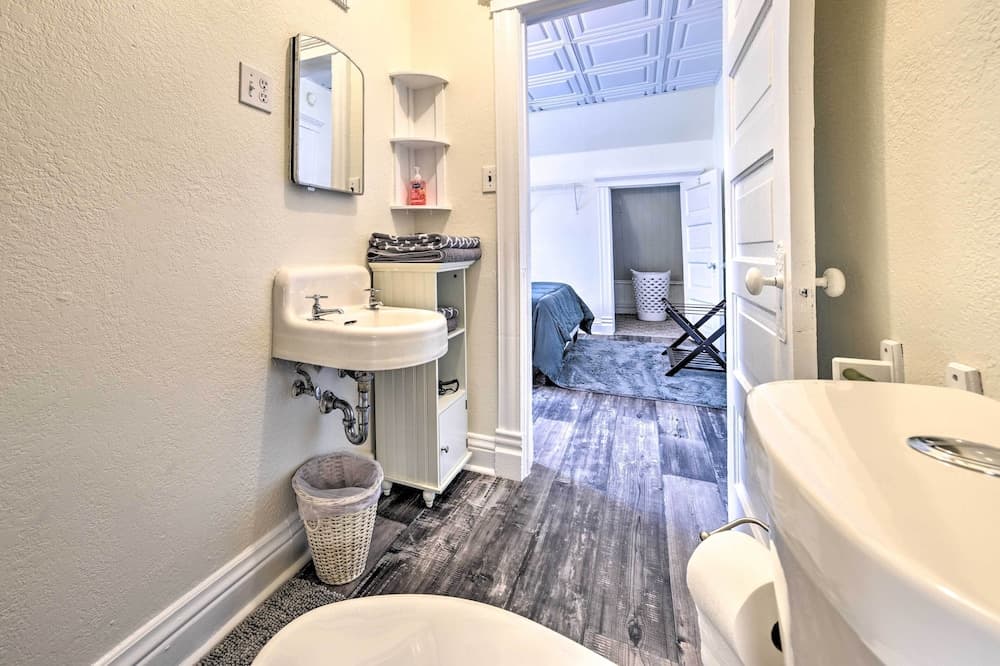 Cozy Sault St Marie Apartment - Walk to River